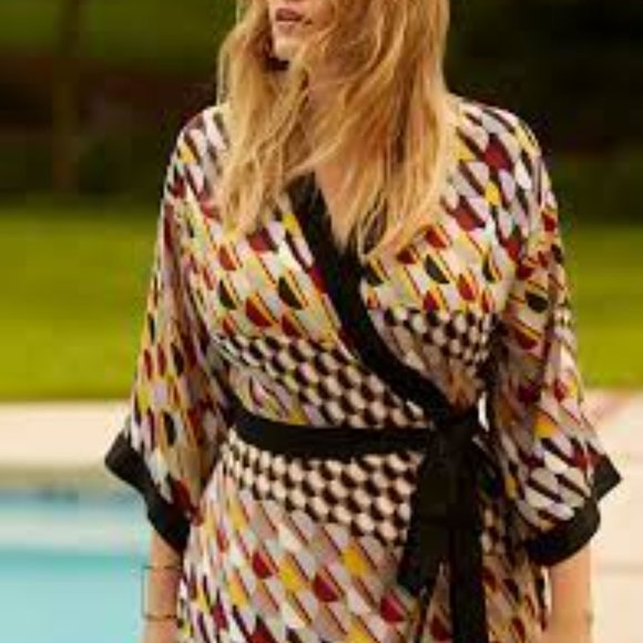 Eloquii Kimono Sleeve Wrap Dress Dresses & Skirts - 2/$12 Eloquii Dropped Shoulder Kimono Sleeve Wrap Dress Size 14/16
